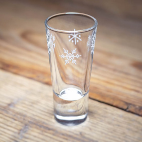 Shot glasses with white snowflakes (pack of 6)