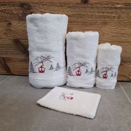 White guest towels with red cable car (pack of 3)