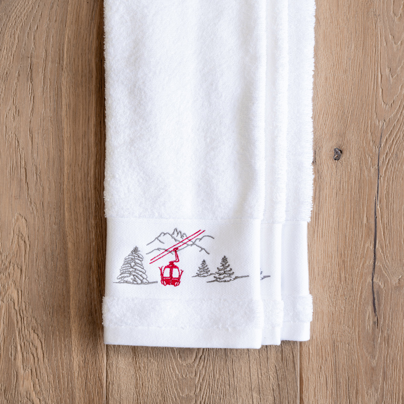 White guest towels with red cable car (pack of 3)